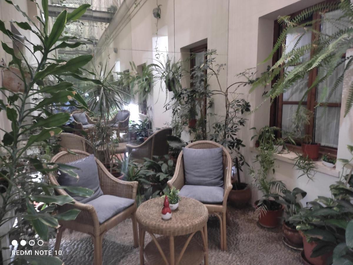 Hostal Puerta Carmona, Seville